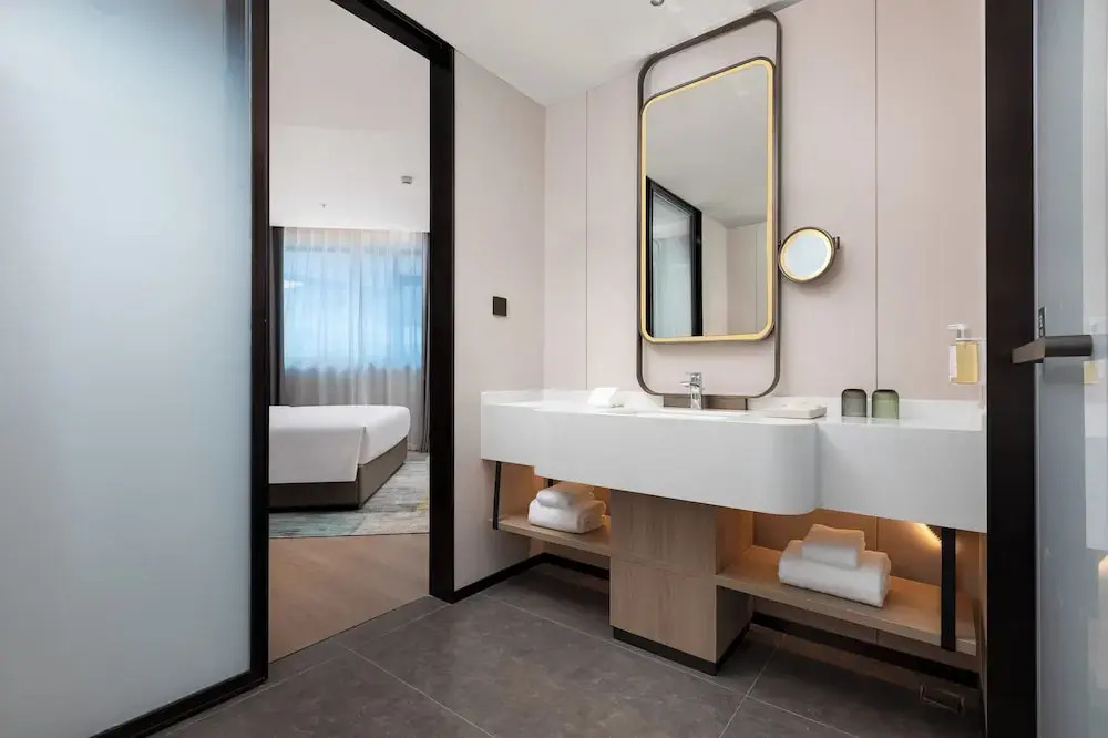 Holiday Inn & Suites Shanghai Changfeng by IHG