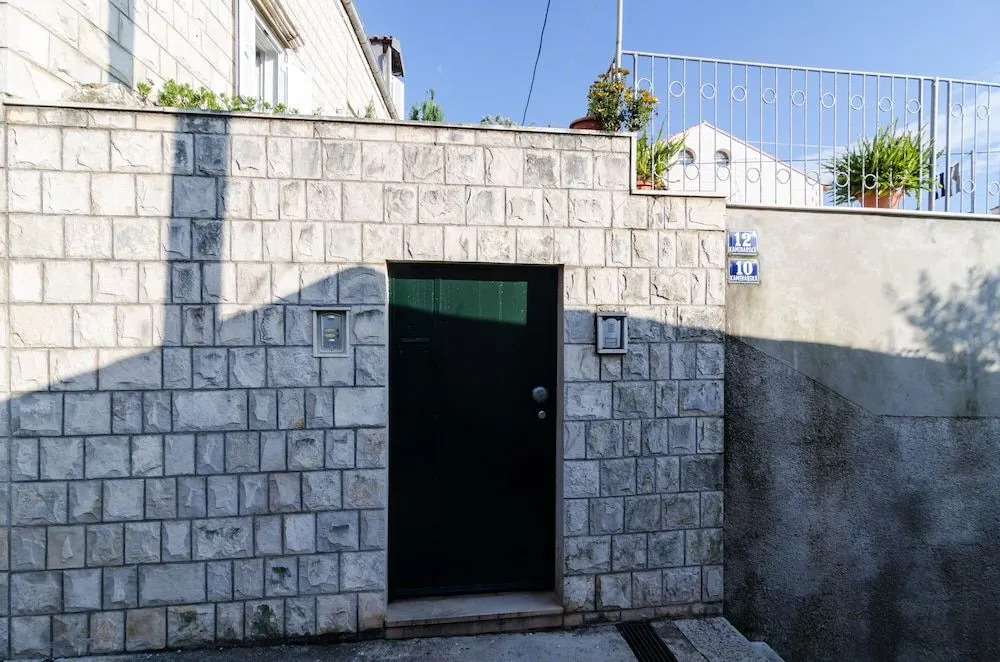 White Wave Guest House
