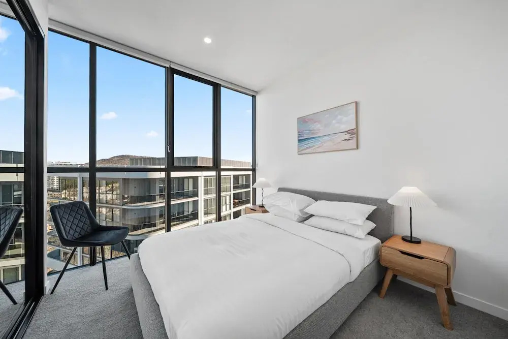Apartment With Gym and Indoor Pool Access