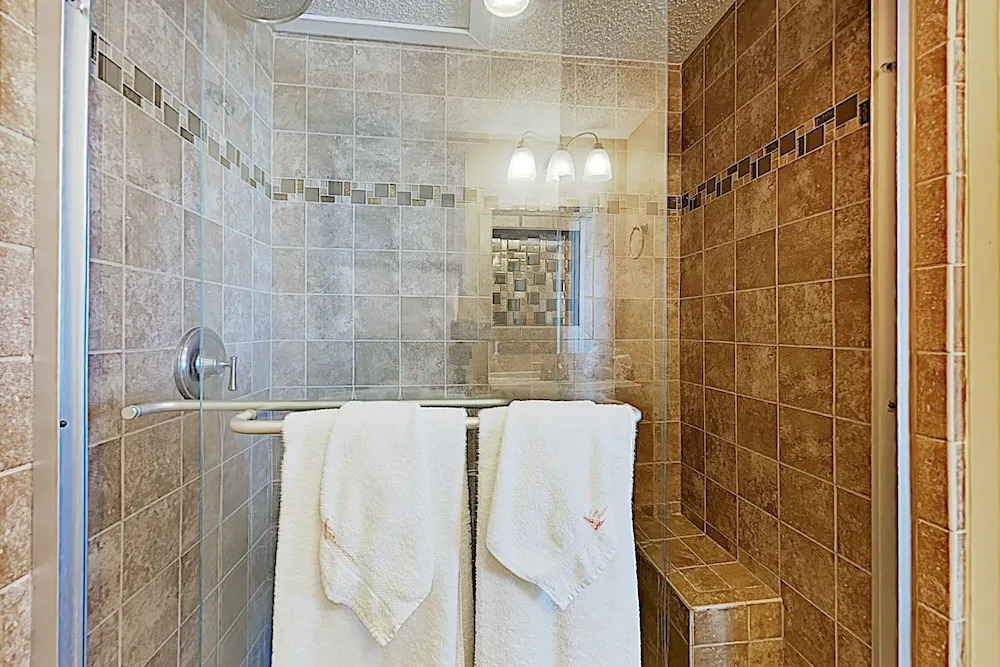 Sparkling Gulf-front W/ Pool & Hot Tub 2 Bedroom Condo