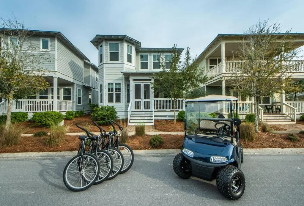 Off the Beachin' Path - 4BR Home with Golf Cart, 4 Bikes and Great Amenities!