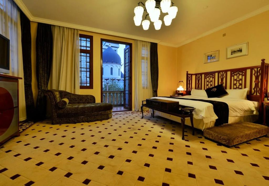 Mansion Hotel