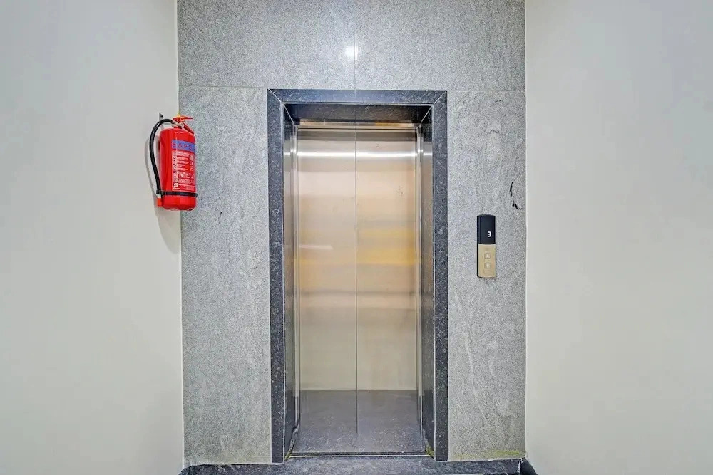 Fabhotel Broholic Stay Inn