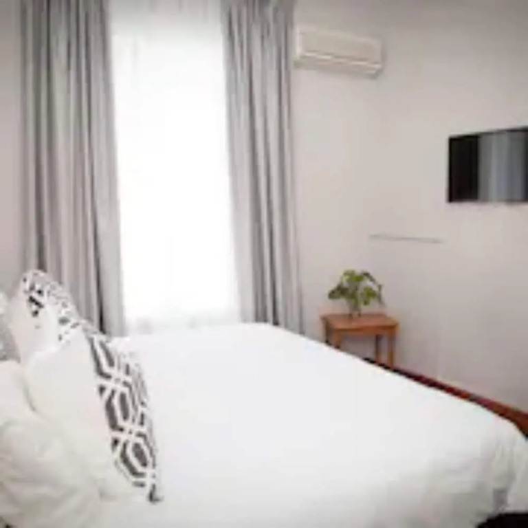 The George Hotel