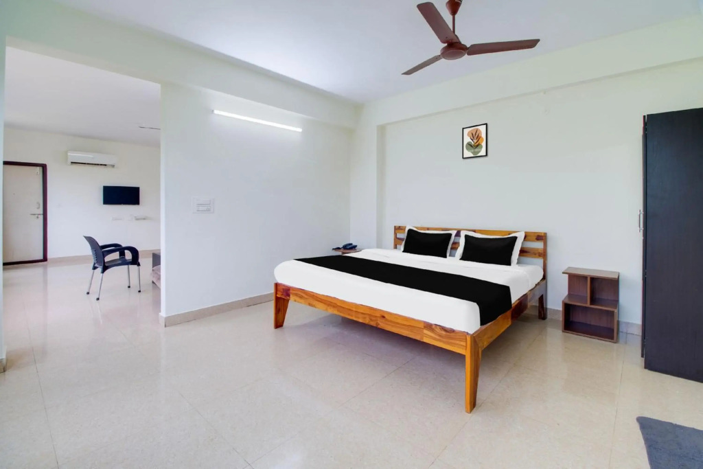 OYO Flagship 67556 Paramount Hotel