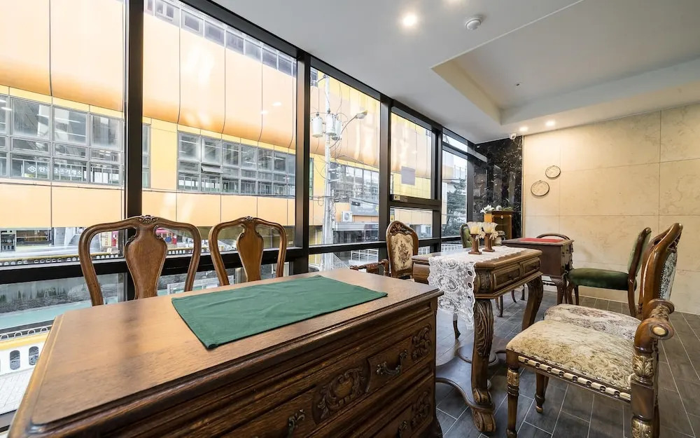 Rose Bay Hotel