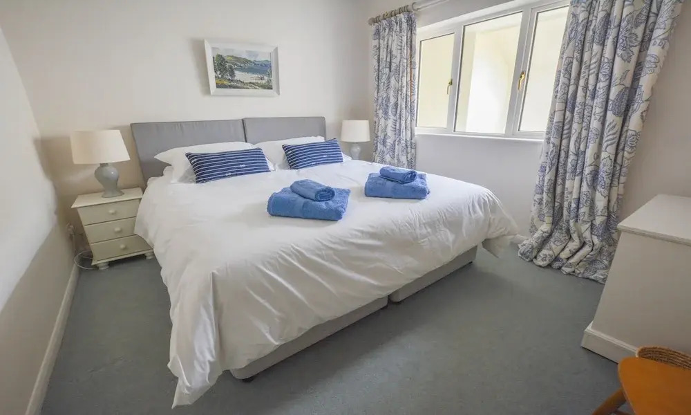 Clifton Court Apt 16 With Heated Pool