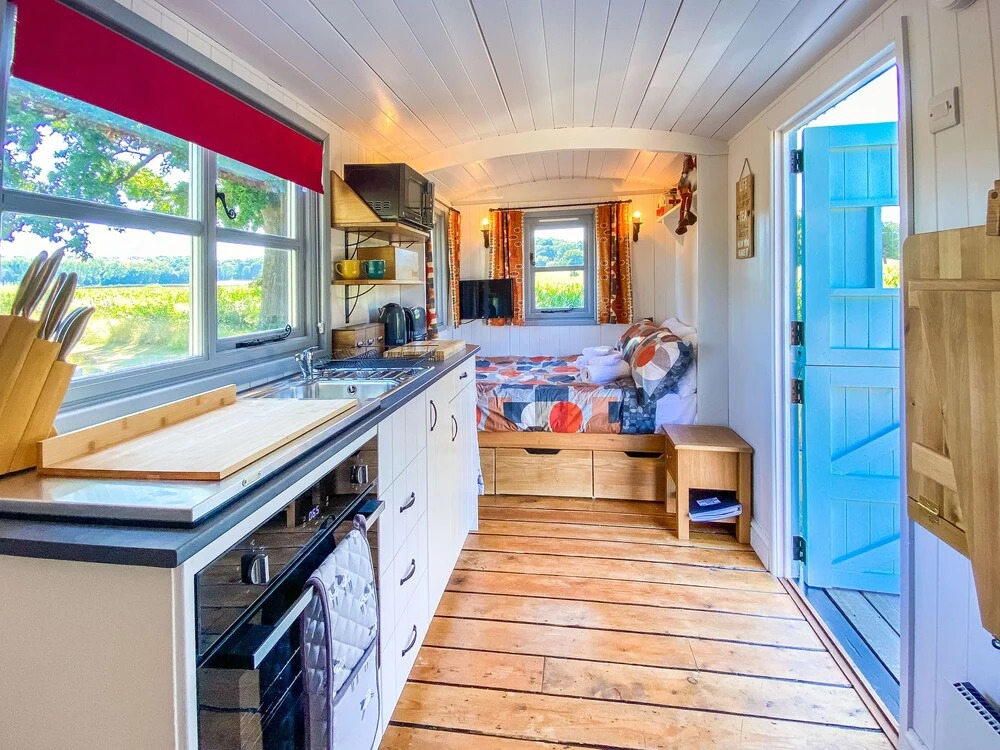 The Hideaway Hut - 1 Bed Shepherds Hut - Hereford