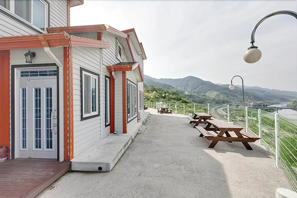 Gokseong Gicha Maeul Hill Pension