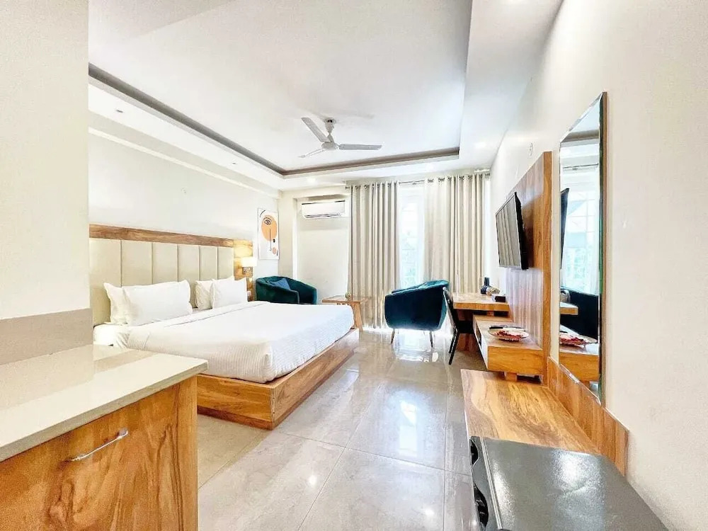 Golf View Suites