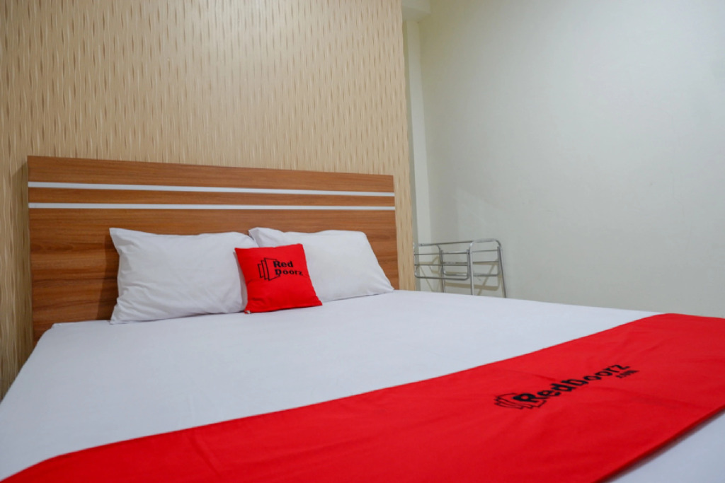 RedDoorz near Living Plaza Purwokerto