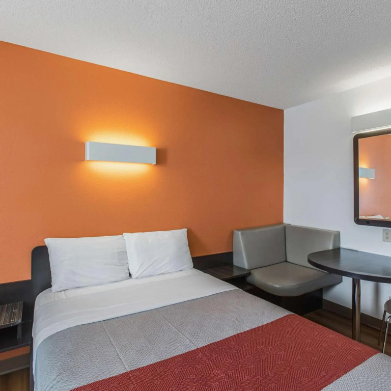 Motel6 Omaha, NE - Central