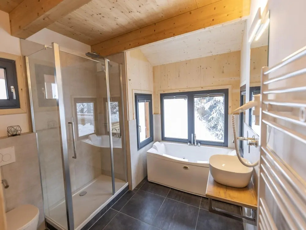 Peaceful Chalet in Turracherhöhe with Indoor Hot Tub