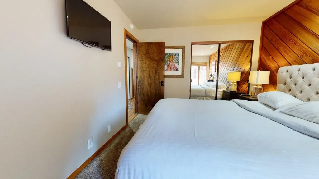 Snowcreek III #415 Condo
