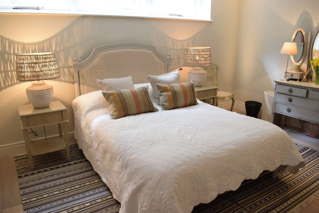 2 Bedroom Garden Flat By Kings Road
