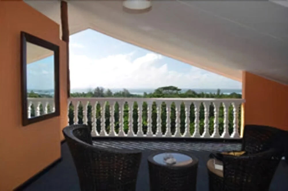 Albizia Lodge Green Estate