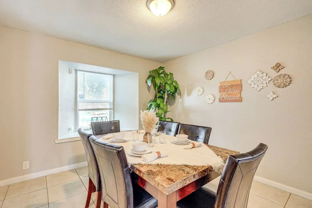 Game Room! Family Home 5 Mi to Seaworld