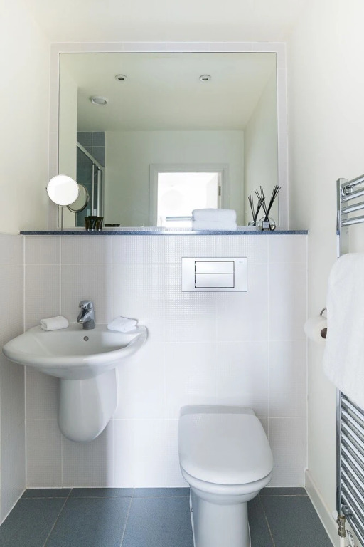Fantastic 2BR Flat in East London