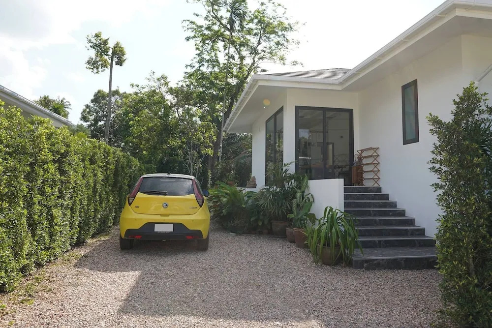 O3 Green 2b Garden Pool Villa and Unique Furniture