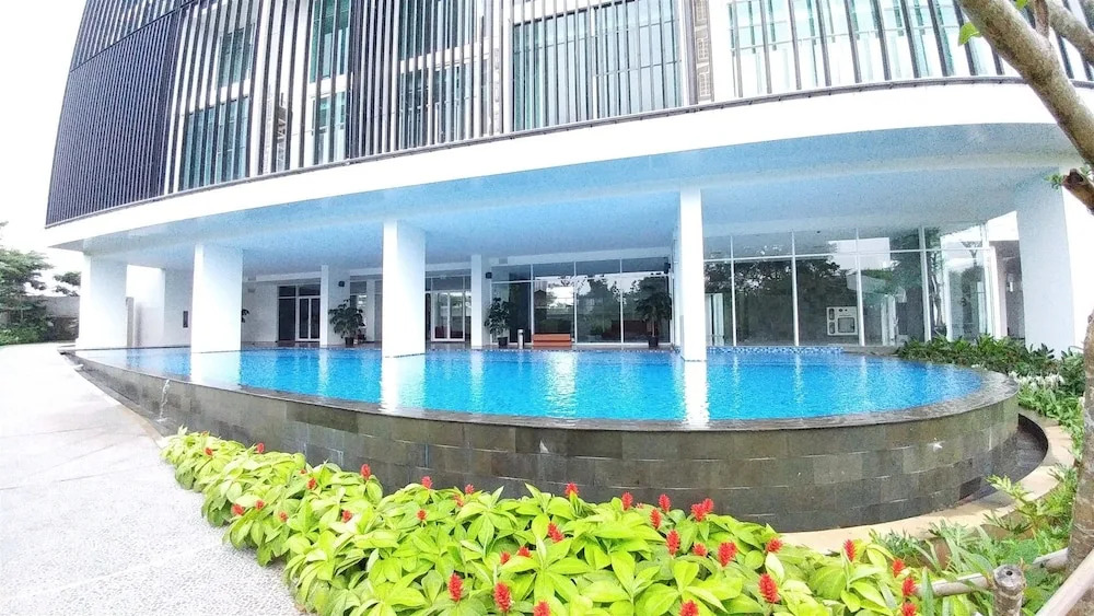 2 Bedrooms Loft Apartment at Satu8 Residence by Travelio