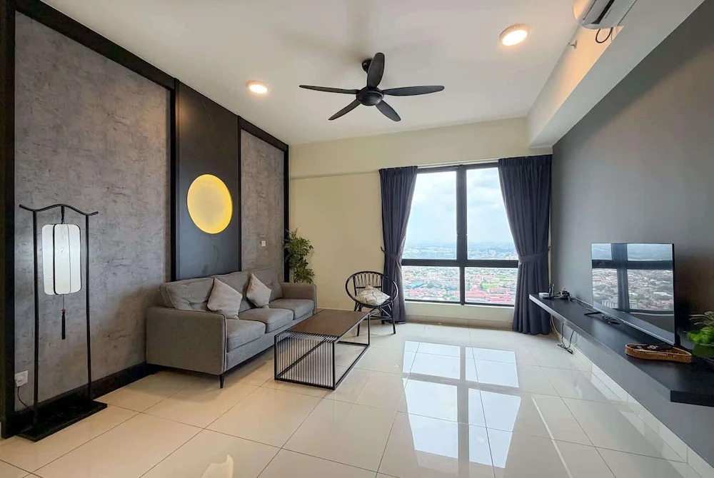 2BR Melaka Family Stay With Pool, Near Jonker St