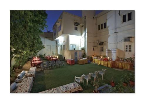 Chirmi Palace - A Heritage Home (Estd. 1884) - A Unit of Giggle Stays