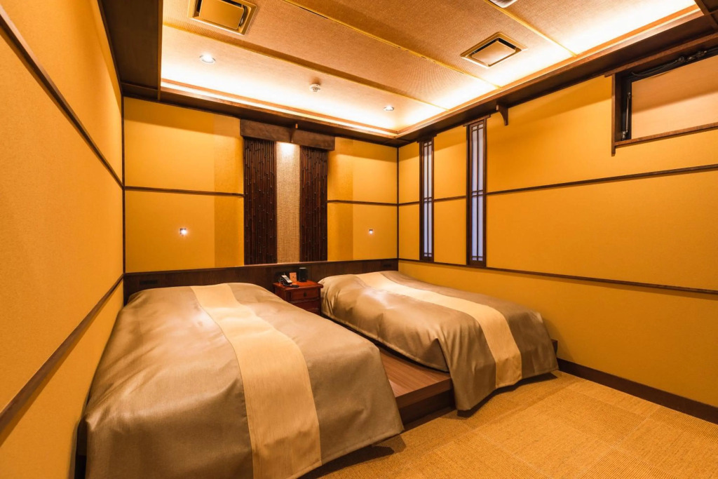 Tsuta Onsen Ryokan