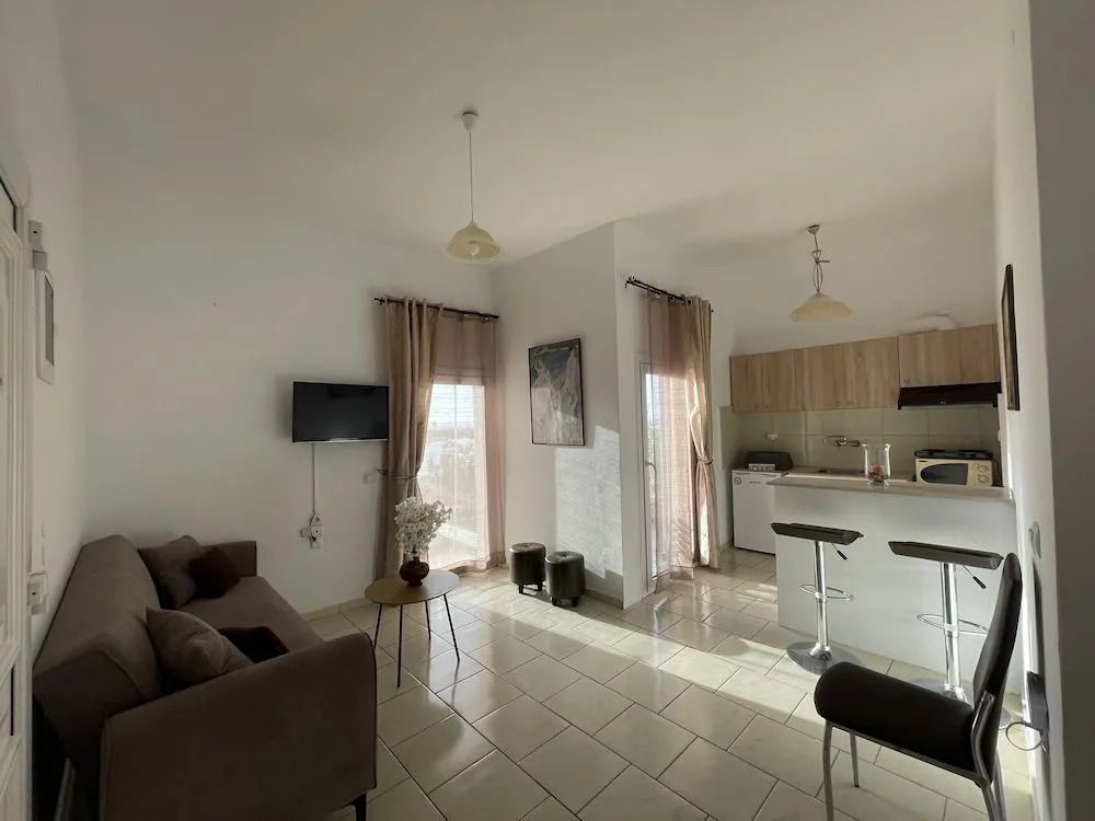 Sea View Apts & Suites by Pachiplex