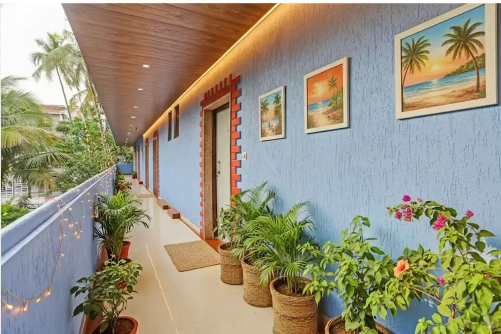 Fabhotel 22 Square Living Spaces