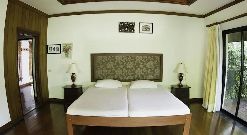 Baan Bua Lake Villa