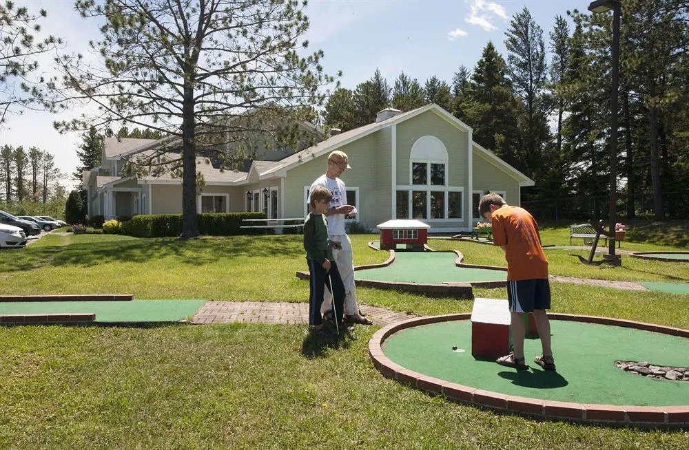 Country Inn Two Harbors
