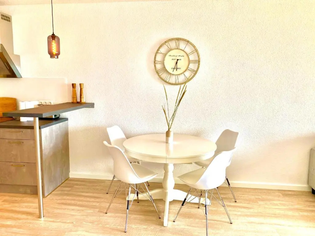 Studio-Apartment mit Panorama-Meerblick und direkter Strandlage in Scharbeutz