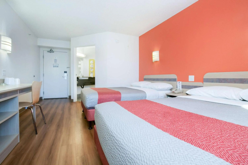 Motel 6-Brooklyn Center, MN - Minneapolis