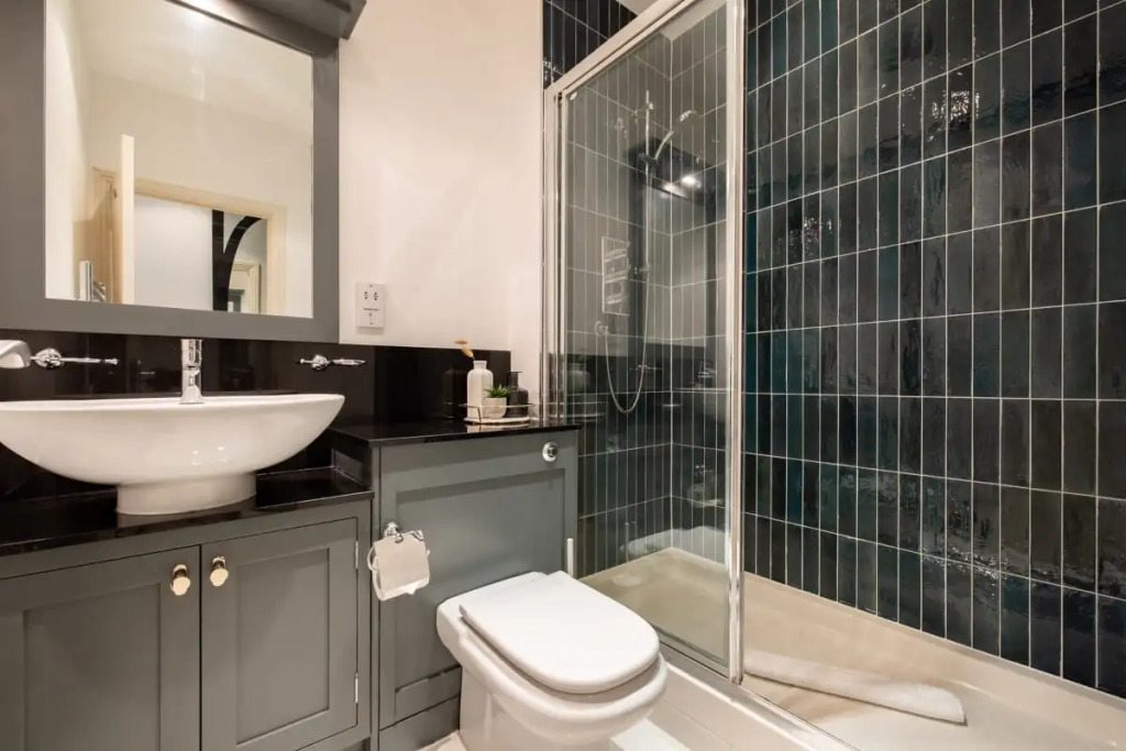 The Mayfair Arms - Modern & Bright 2BDR Apartment