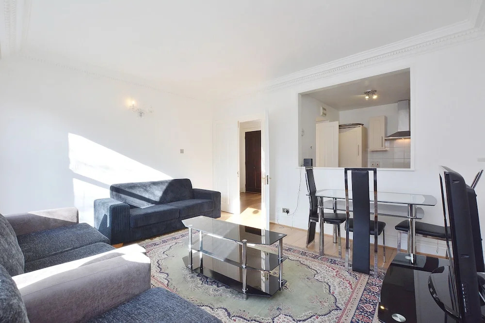 15 Beaufort Gardens Apartments