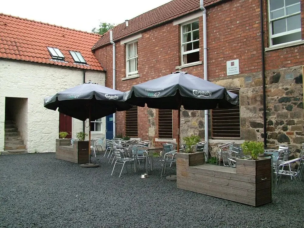 Aberdour Hotel, Stables Rooms & Beer Garden