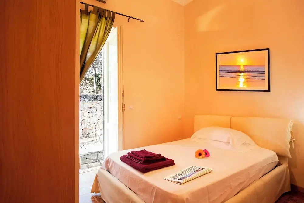 Villa Gaia with pool and garden- Happy Rentals
