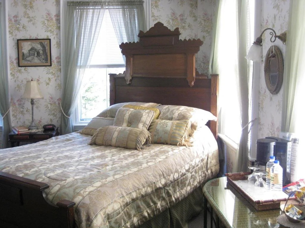 The Bridges Inn at Whitcomb House B&B