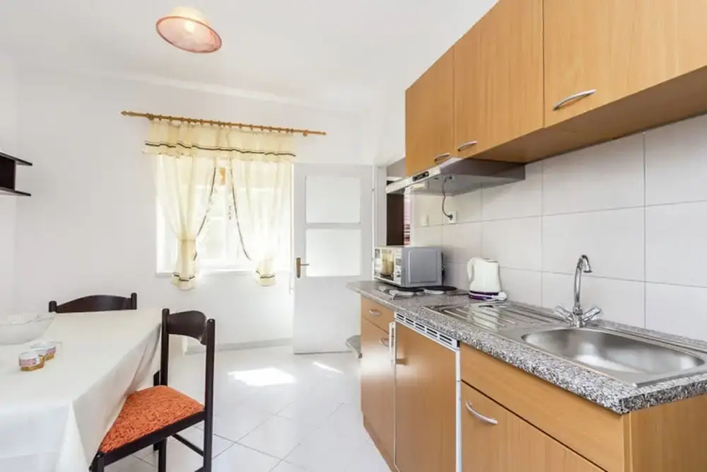 Apartment With Terrace and Pet-friendly