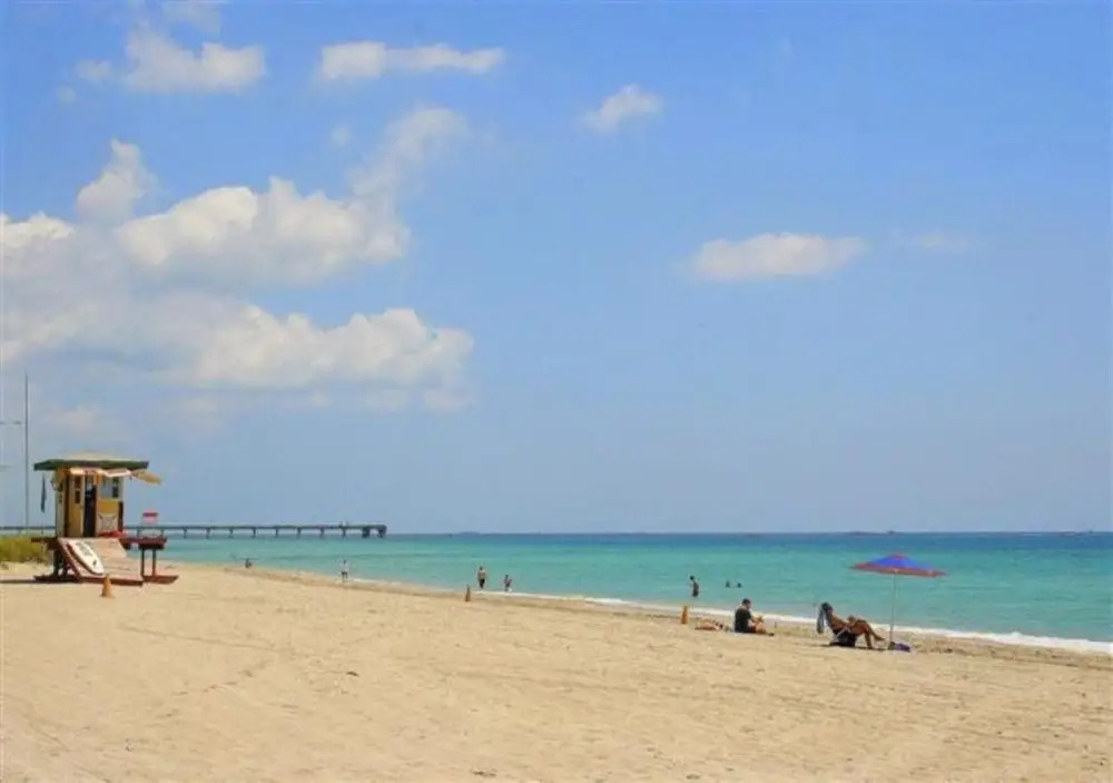 Lake Breeze 3/2.5 for 8 Large Pool Great Location