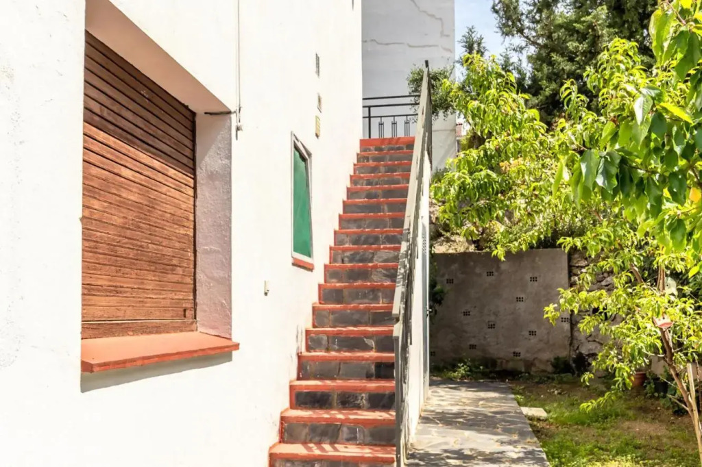 LA FARELLA 60 apartamento bien ubicado con balcón