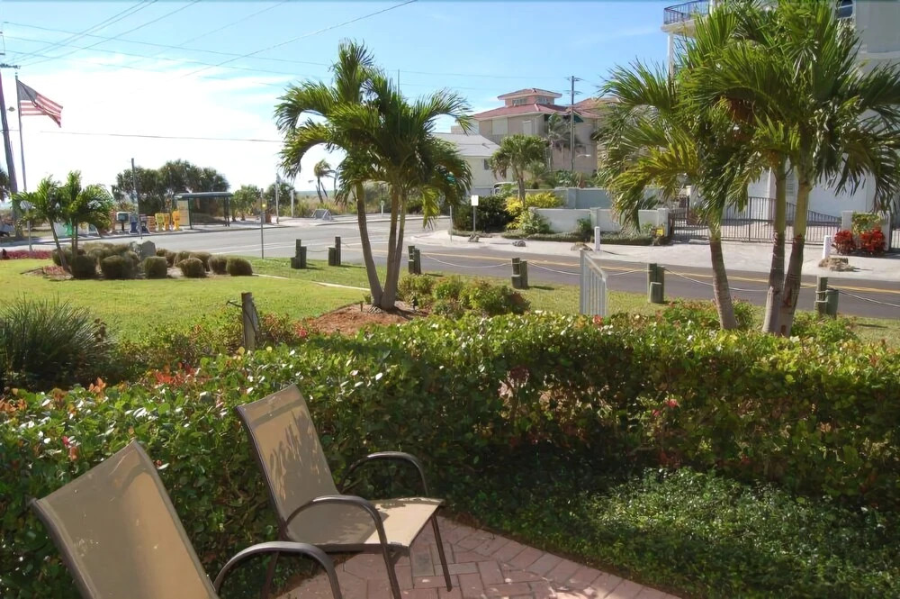 Sunset Royale - 118 2 Bedrooms 2 Bathrooms Condo