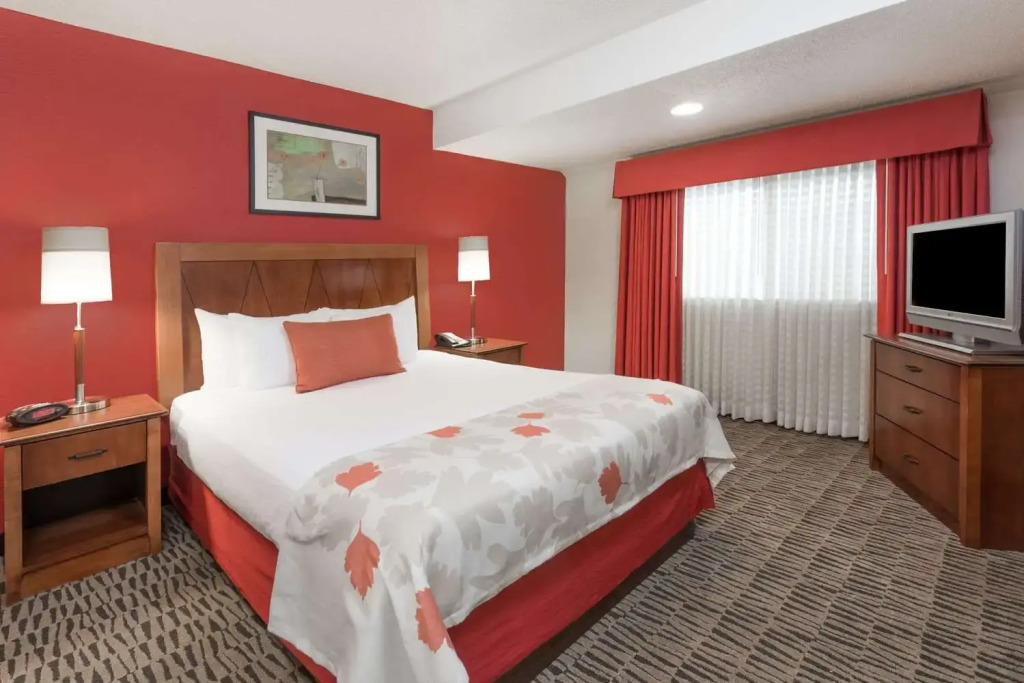 Value Suites Extended Stay - St Louis