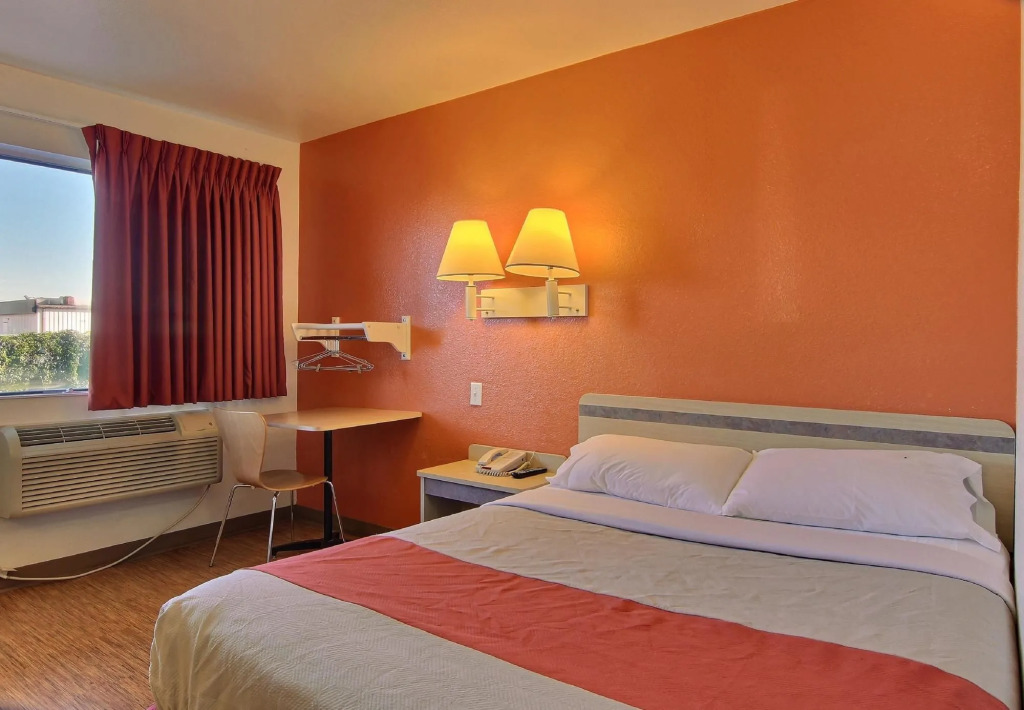 Motel 6-Bismarck, ND