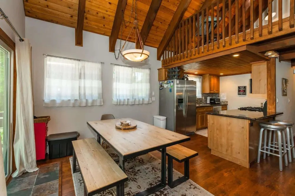 Alder Creek Paradise - Tree-lined Cabin Stay for 7