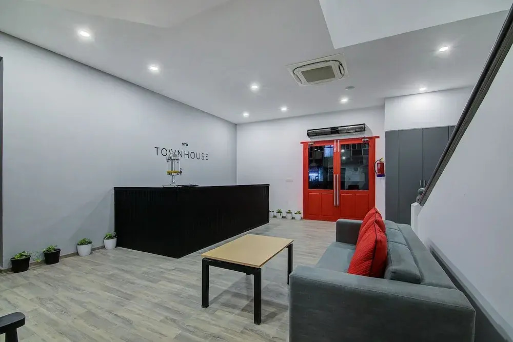 OYO Townhouse 037 Central