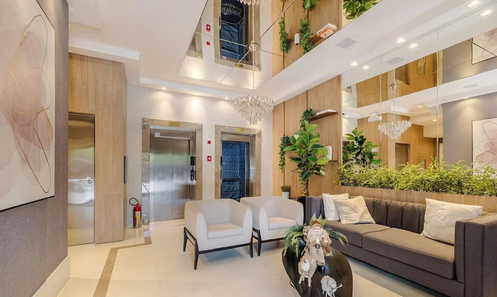 2BR apt w/ BBQ 750m From Beach Rvn2003