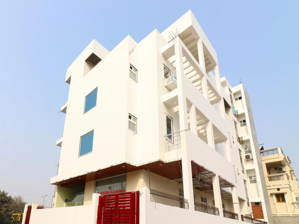 FabHotel Heaven Grand