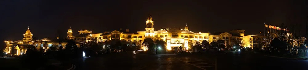 Country Garden Hill Lake Phoenix Hotel