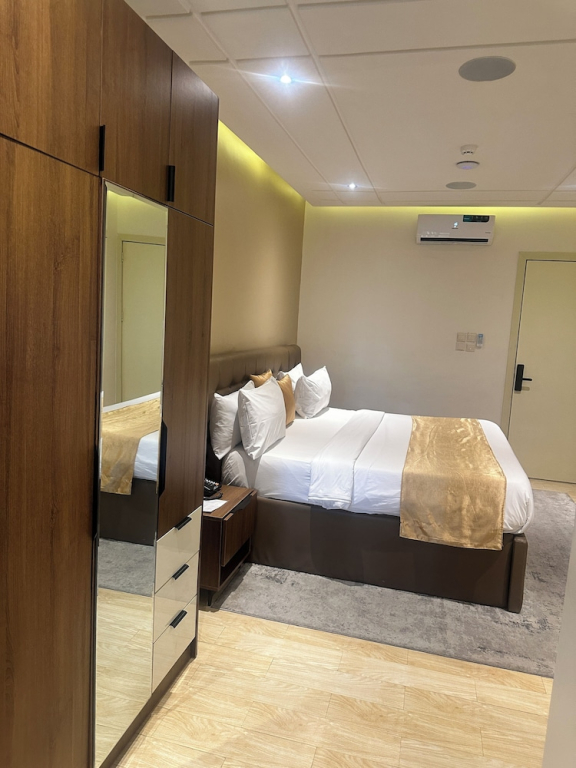 Vievely Suites and Apartments